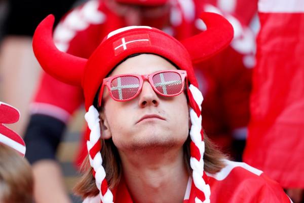 World Cup 2018: Mặt hổ, đầu bò và những màn hoá trang đỉnh cao của các cổ động viên World Cup 2018: Mặt hổ, đầu bò và những màn hoá trang đỉnh cao của các cổ động viên