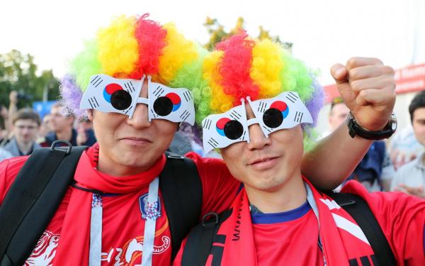 World Cup 2018: Mặt hổ, đầu bò và những màn hoá trang đỉnh cao của các cổ động viên World Cup 2018: Mặt hổ, đầu bò và những màn hoá trang đỉnh cao của các cổ động viên