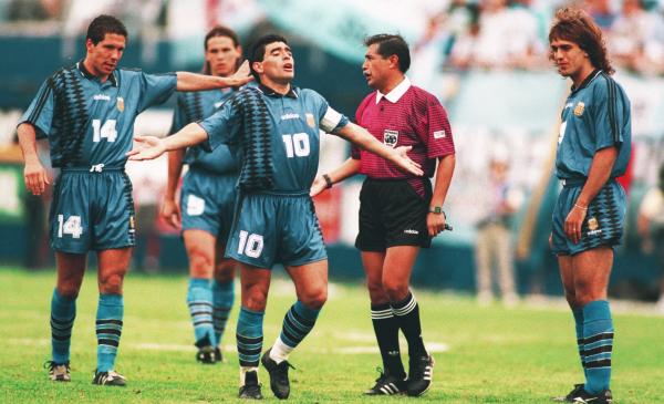WC 2018: Phải chăng 'bàn tay của Chúa' đang trừng phạt Messi và tuyển Argentina? WC 2018: Phải chăng 'bàn tay của Chúa' đang trừng phạt Messi và tuyển Argentina?