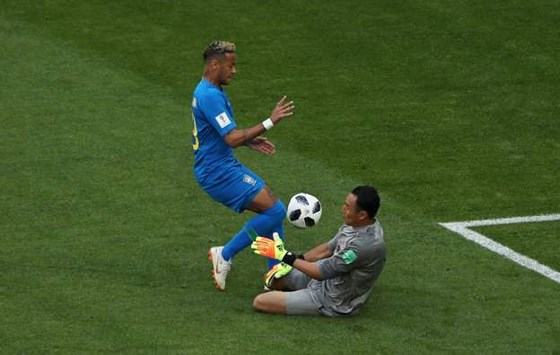 Keylor Navas: Nghỉ ngơi thôi, người gác đền vĩ đại của Costa Rica! Keylor Navas: Nghỉ ngơi thôi, người gác đền vĩ đại của Costa Rica!