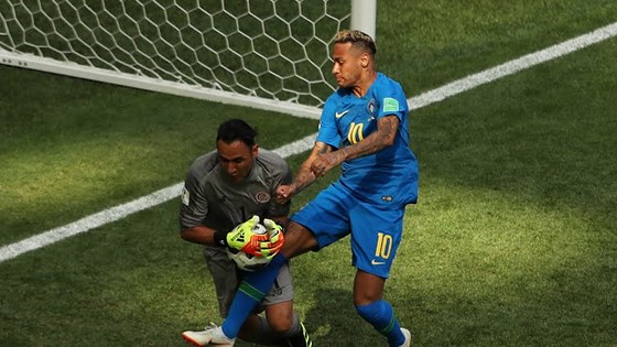 Keylor Navas: Nghỉ ngơi thôi, người gác đền vĩ đại của Costa Rica! Keylor Navas: Nghỉ ngơi thôi, người gác đền vĩ đại của Costa Rica!