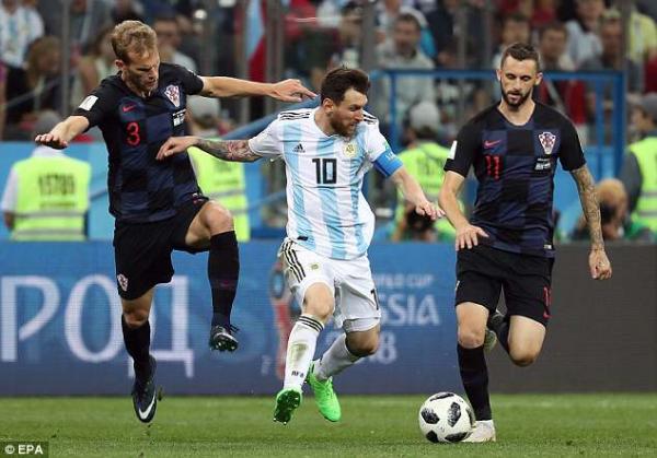 World Cup 2018: Khi áo tuyển là 'áo tù' World Cup 2018: Khi áo tuyển là 'áo tù'