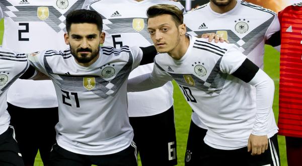 World Cup 2018: Khi áo tuyển là 'áo tù' World Cup 2018: Khi áo tuyển là 'áo tù'