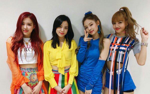 Kpop Predictions tiên tri một nhóm idol nữ chẳng ai ngờ sẽ là 'Best Female Group' năm nay Kpop Predictions tiên tri một nhóm idol nữ chẳng ai ngờ sẽ là 'Best Female Group' năm nay