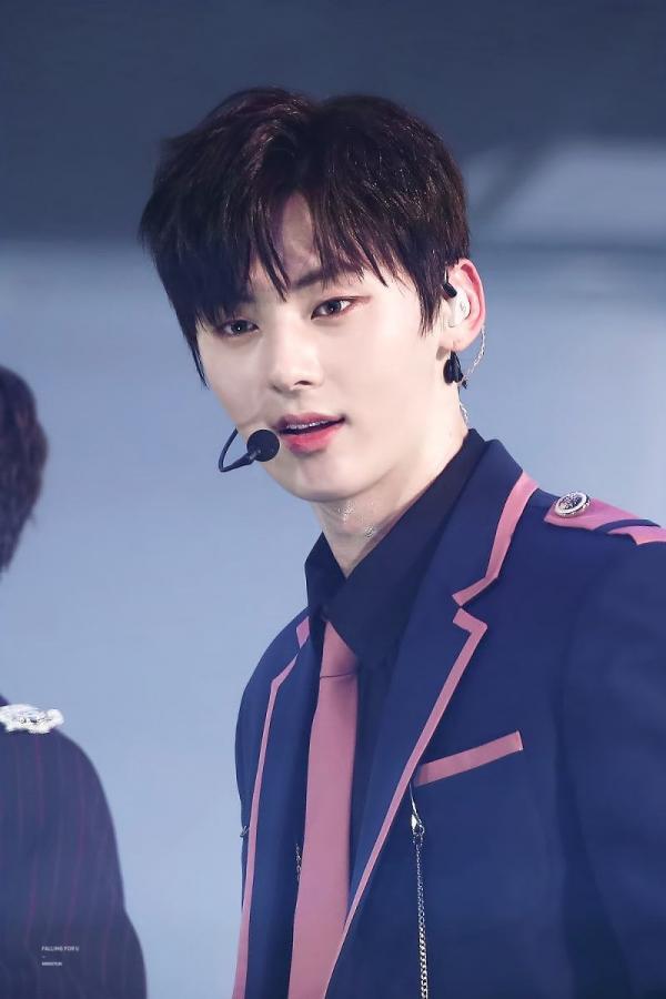 Nhìn 9 quý ông idol này mới hiểu vì sao fangirl cứ tranh nhau về 'làm dâu' Busan Nhìn 9 quý ông idol này mới hiểu vì sao fangirl cứ tranh nhau về 'làm dâu' Busan