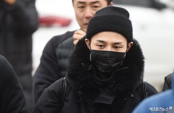 Big Bang lại dính 'vận đen' khi G-Dragon bị cáo buộc nhận đãi ngộ ngang cấp đại tá trong quân ngũ Big Bang lại dính 'vận đen' khi G-Dragon bị cáo buộc nhận đãi ngộ ngang cấp đại tá trong quân ngũ