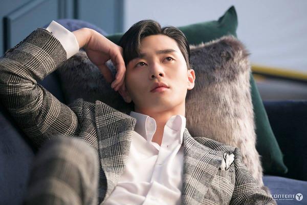 6 lý do chứng minh Park Seo Joon là sự lựa chọn hoàn hảo cho vai 'phó chủ tịch Lee' 6 lý do chứng minh Park Seo Joon là sự lựa chọn hoàn hảo cho vai 'phó chủ tịch Lee'