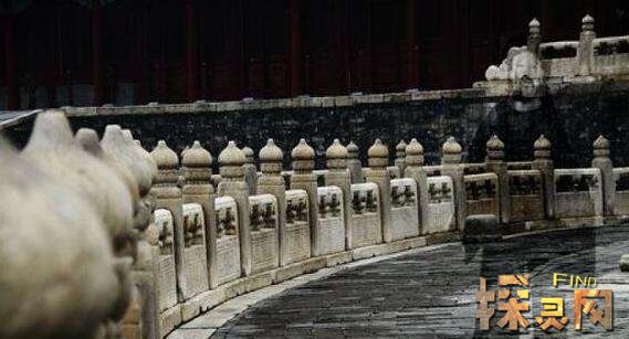 Đứng giữa Di Hoà Viên – Cung điện mùa hè đọc xong những truyện kinh dị này cũng thấy lạnh người Đứng giữa Di Hoà Viên – Cung điện mùa hè đọc xong những truyện kinh dị này cũng thấy lạnh người