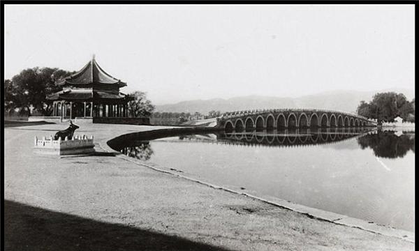 Đứng giữa Di Hoà Viên – Cung điện mùa hè đọc xong những truyện kinh dị này cũng thấy lạnh người Đứng giữa Di Hoà Viên – Cung điện mùa hè đọc xong những truyện kinh dị này cũng thấy lạnh người