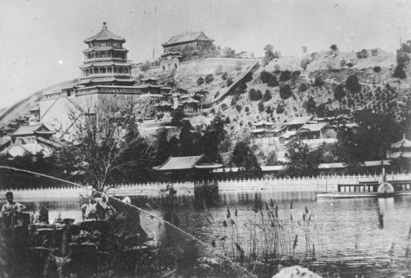 Đứng giữa Di Hoà Viên – Cung điện mùa hè đọc xong những truyện kinh dị này cũng thấy lạnh người Đứng giữa Di Hoà Viên – Cung điện mùa hè đọc xong những truyện kinh dị này cũng thấy lạnh người