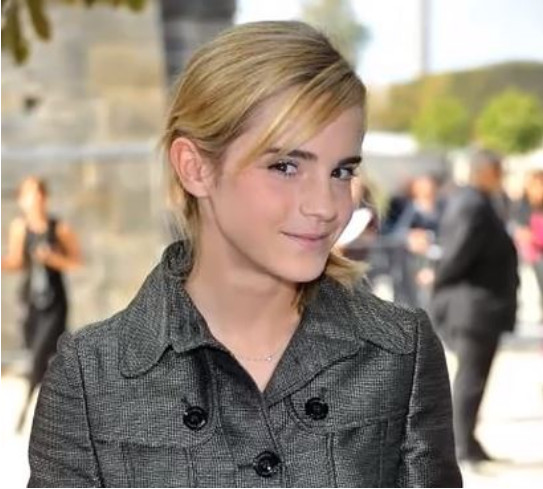 28 năm nhan sắc của 'hoa hồng nước Anh' Emma Watson gói gọn trong những bức ảnh này 28 năm nhan sắc của 'hoa hồng nước Anh' Emma Watson gói gọn trong những bức ảnh này