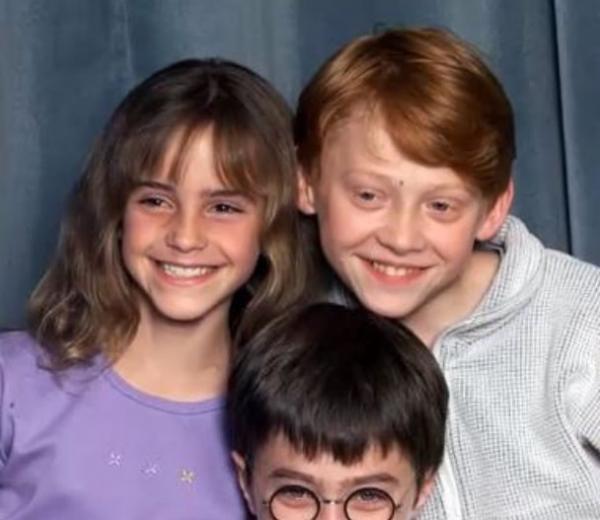 28 năm nhan sắc của 'hoa hồng nước Anh' Emma Watson gói gọn trong những bức ảnh này 28 năm nhan sắc của 'hoa hồng nước Anh' Emma Watson gói gọn trong những bức ảnh này