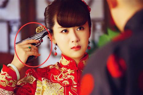 Những cảnh phim Hoa ngữ nhảm nhí: Trần Hiểu nhảy rơi cả tóc, Dương Mịch còn không thèm chảy máu khi trúng tên Những cảnh phim Hoa ngữ nhảm nhí: Trần Hiểu nhảy rơi cả tóc, Dương Mịch còn không thèm chảy máu khi trúng tên
