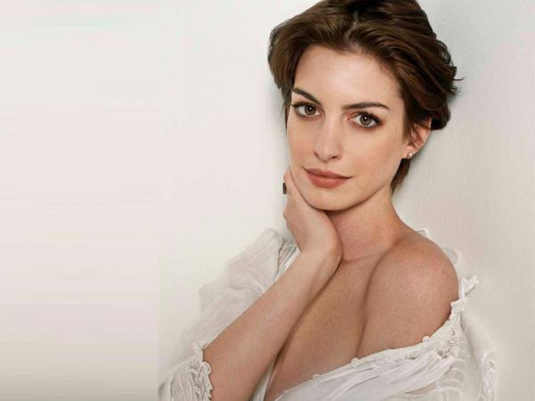 Những hình ảnh phải gắn mác 18+ của 'yêu nữ hàng hiệu' Anne Hathaway Những hình ảnh phải gắn mác 18+ của 'yêu nữ hàng hiệu' Anne Hathaway