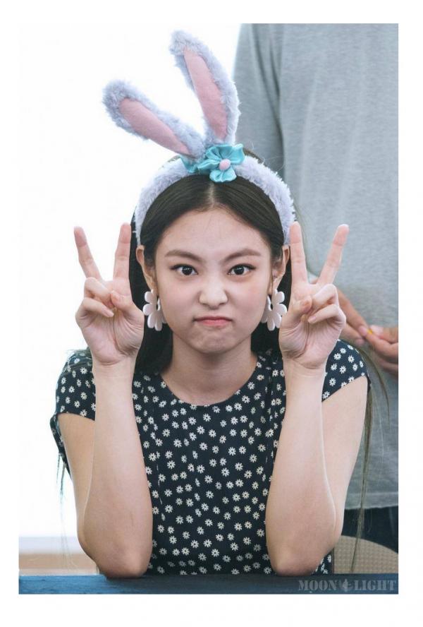 Khán giả dần nhận ra 'bộ mặt thật' của Jennie (Black Pink) khi cô nàng thường xuyên thực hiện cử chỉ này! Khán giả dần nhận ra 'bộ mặt thật' của Jennie (Black Pink) khi cô nàng thường xuyên thực hiện cử chỉ này!