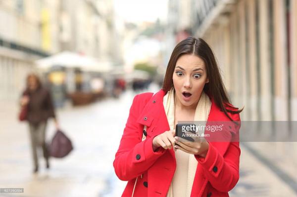 Cô bạn gái ghen tuông trong meme nổi tiếng bỗng nhiên được phong 'thánh hốt hoảng' Cô bạn gái ghen tuông trong meme nổi tiếng bỗng nhiên được phong 'thánh hốt hoảng'