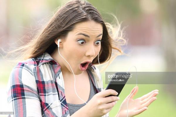 Cô bạn gái ghen tuông trong meme nổi tiếng bỗng nhiên được phong 'thánh hốt hoảng' Cô bạn gái ghen tuông trong meme nổi tiếng bỗng nhiên được phong 'thánh hốt hoảng'