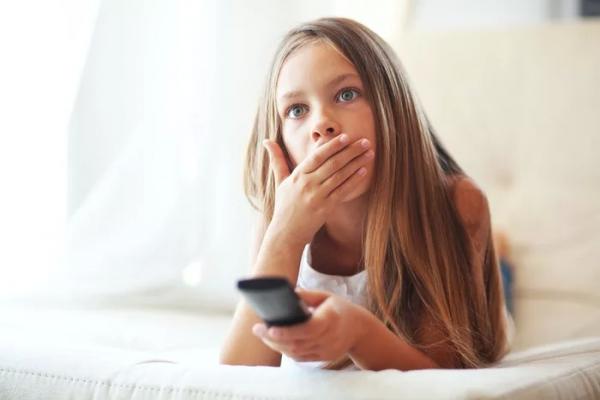 Hoạ sĩ 'buồn tay' vẽ thêm hình ảnh nhạy cảm trong phim hoạt hình trẻ em, không ngờ... Hoạ sĩ 'buồn tay' vẽ thêm hình ảnh nhạy cảm trong phim hoạt hình trẻ em, không ngờ...