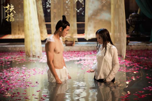 'Phù Dao' tạo nên cơn sốt: Nguyễn Kinh Thiên khoe cơ bắp, Thái tử Vô Cực bị đổi tên thành 'Thái Tử Vô Lại' 'Phù Dao' tạo nên cơn sốt: Nguyễn Kinh Thiên khoe cơ bắp, Thái tử Vô Cực bị đổi tên thành 'Thái Tử Vô Lại'