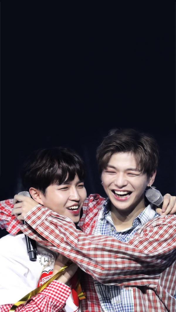 Những khoảnh khắc 'tình như cái bình' của 8 cặp bromance nổi tiếng trong Wanna One Những khoảnh khắc 'tình như cái bình' của 8 cặp bromance nổi tiếng trong Wanna One