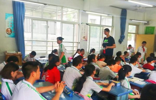 11 tuổi đã cao hơn 2 mét, đúng là 'người ăn không hết, kẻ lần không ra' 11 tuổi đã cao hơn 2 mét, đúng là 'người ăn không hết, kẻ lần không ra'