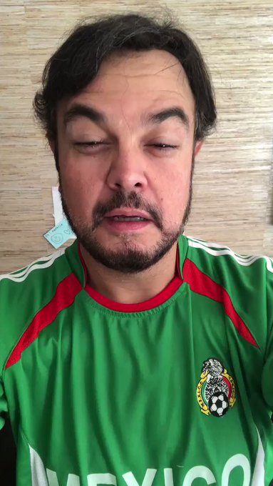 MC truyền hình bị mất việc vì chế giễu đôi mắt người Hàn khi ăn mừng Mexico đi tiếp ở World Cup MC truyền hình bị mất việc vì chế giễu đôi mắt người Hàn khi ăn mừng Mexico đi tiếp ở World Cup