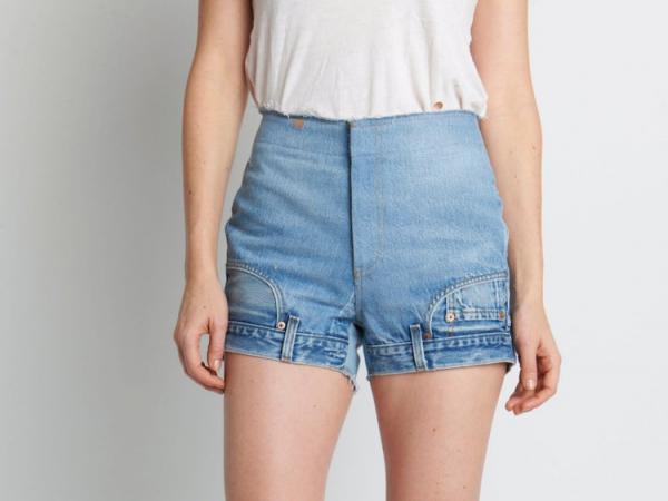 Lại một style thời trang chẳng giống ai: Quần jeans... lộn ngược Lại một style thời trang chẳng giống ai: Quần jeans... lộn ngược