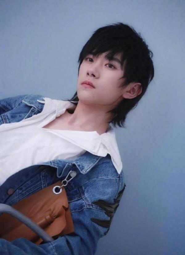 Người thường không ai dám thử kiểu tóc mullet nhưng các nam thần Hoa ngữ này là ngoại lệ Người thường không ai dám thử kiểu tóc mullet nhưng các nam thần Hoa ngữ này là ngoại lệ