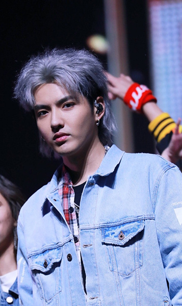 Người thường không ai dám thử kiểu tóc mullet nhưng các nam thần Hoa ngữ này là ngoại lệ Người thường không ai dám thử kiểu tóc mullet nhưng các nam thần Hoa ngữ này là ngoại lệ