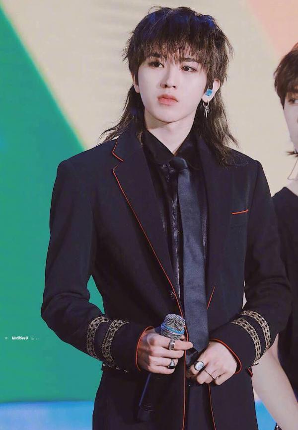 Người thường không ai dám thử kiểu tóc mullet nhưng các nam thần Hoa ngữ này là ngoại lệ Người thường không ai dám thử kiểu tóc mullet nhưng các nam thần Hoa ngữ này là ngoại lệ