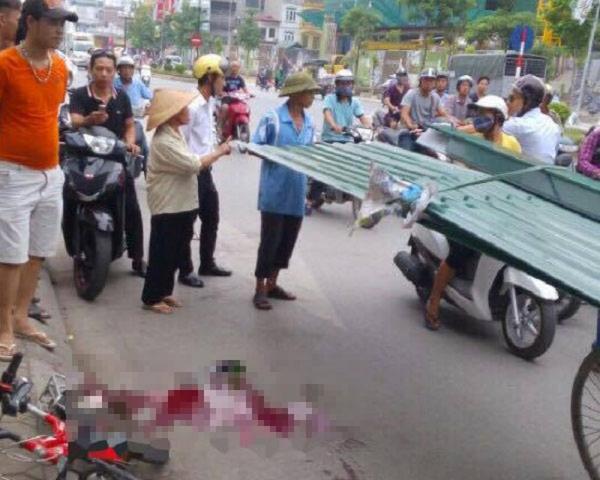 Tai nạn đường phố không hy hữu: 'Kỵ sĩ' xe máy gục ngã dưới 'đường thương' của 'ninja' xe đạp Tai nạn đường phố không hy hữu: 'Kỵ sĩ' xe máy gục ngã dưới 'đường thương' của 'ninja' xe đạp