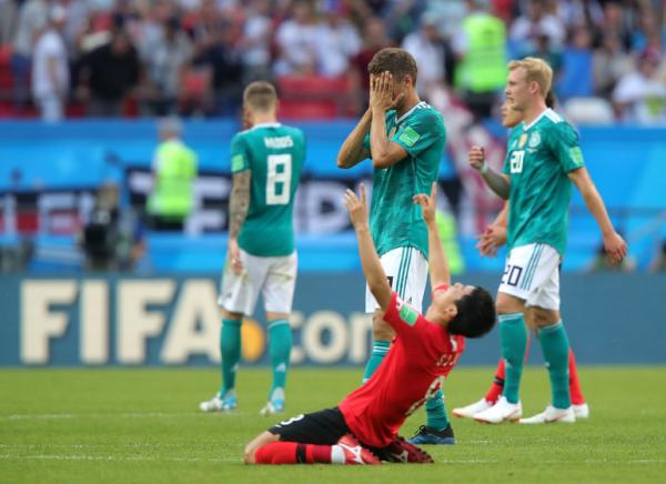 WC 2018: 4 ‘ông lớn’ đồng loạt ‘ngã ngựa’, khán giả hoang mang không còn động lực xem tiếp WC 2018: 4 ‘ông lớn’ đồng loạt ‘ngã ngựa’, khán giả hoang mang không còn động lực xem tiếp