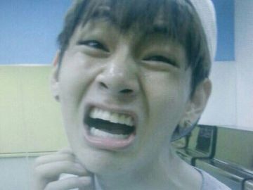 Bi hài chuyện các nam idol đẹp trai có thừa nhưng không biết sử dụng nhan sắc sao cho đúng Bi hài chuyện các nam idol đẹp trai có thừa nhưng không biết sử dụng nhan sắc sao cho đúng