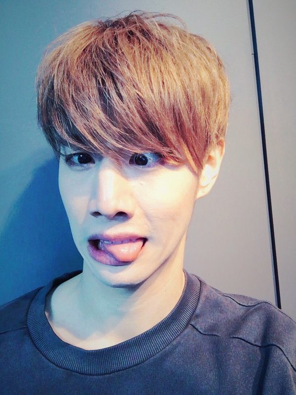 Bi hài chuyện các nam idol đẹp trai có thừa nhưng không biết sử dụng nhan sắc sao cho đúng Bi hài chuyện các nam idol đẹp trai có thừa nhưng không biết sử dụng nhan sắc sao cho đúng