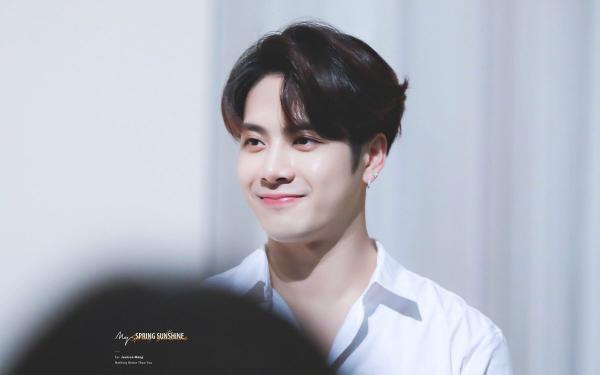 Bi hài chuyện các nam idol đẹp trai có thừa nhưng không biết sử dụng nhan sắc sao cho đúng Bi hài chuyện các nam idol đẹp trai có thừa nhưng không biết sử dụng nhan sắc sao cho đúng