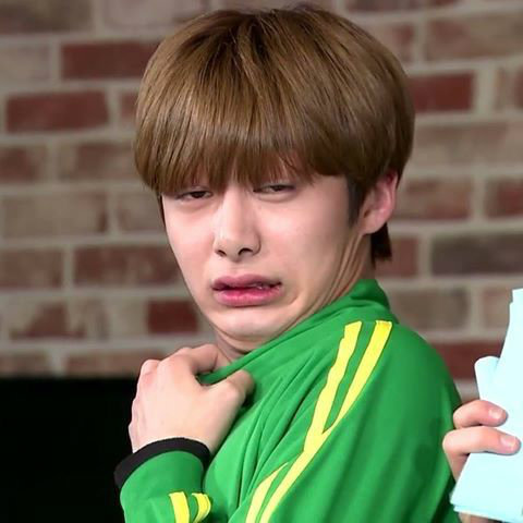 Bi hài chuyện các nam idol đẹp trai có thừa nhưng không biết sử dụng nhan sắc sao cho đúng Bi hài chuyện các nam idol đẹp trai có thừa nhưng không biết sử dụng nhan sắc sao cho đúng