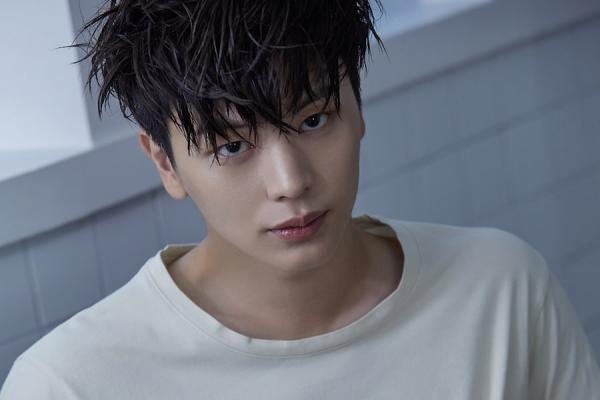 Bi hài chuyện các nam idol đẹp trai có thừa nhưng không biết sử dụng nhan sắc sao cho đúng Bi hài chuyện các nam idol đẹp trai có thừa nhưng không biết sử dụng nhan sắc sao cho đúng