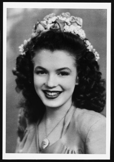 Hành trình từ một cô gái quê mùa trở thành minh tinh màn bạc của Marilyn Monroe Hành trình từ một cô gái quê mùa trở thành minh tinh màn bạc của Marilyn Monroe