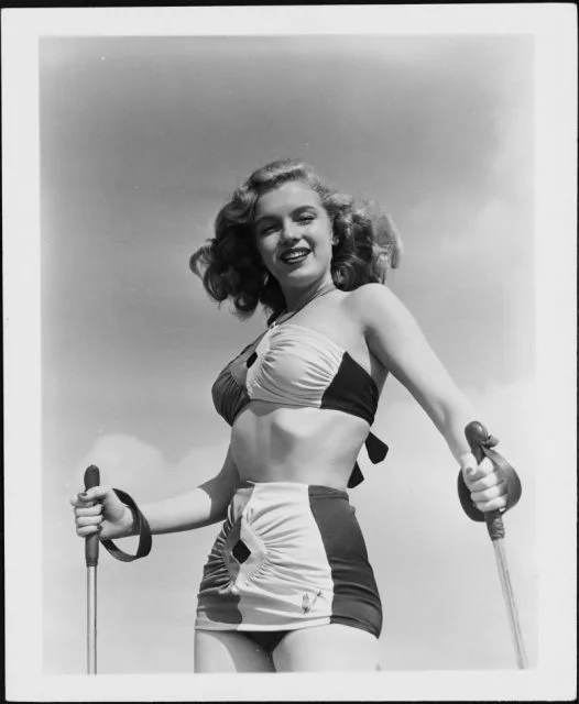 Hành trình từ một cô gái quê mùa trở thành minh tinh màn bạc của Marilyn Monroe Hành trình từ một cô gái quê mùa trở thành minh tinh màn bạc của Marilyn Monroe