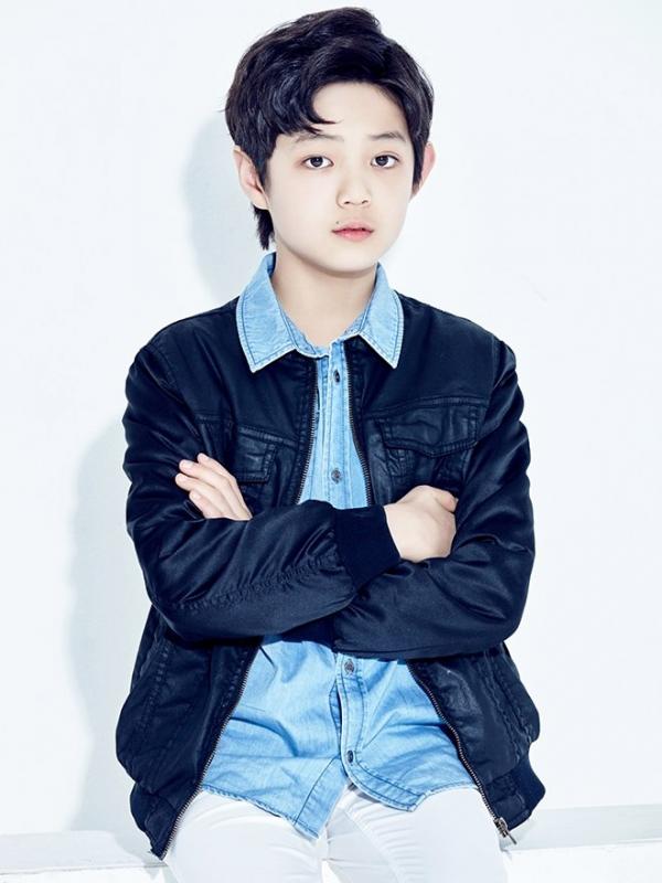 Mr.Sunshine: Nam chính bị vùi dập nhưng bù lại netizen Hàn đang 'phát cuồng' hai diễn viên nhí này Mr.Sunshine: Nam chính bị vùi dập nhưng bù lại netizen Hàn đang 'phát cuồng' hai diễn viên nhí này