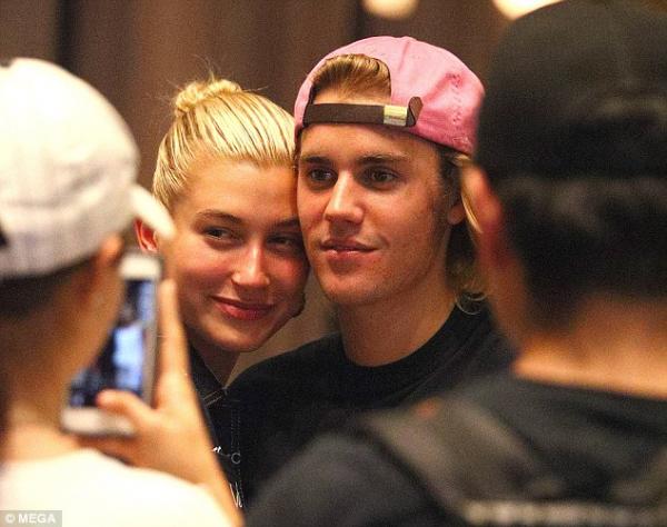 Justin Bieber - Hailey Baldwin: Cô gái bắt tay bạn vào năm 15 tuổi sẽ trở thành vị hôn thê của bạn sau này Justin Bieber - Hailey Baldwin: Cô gái bắt tay bạn vào năm 15 tuổi sẽ trở thành vị hôn thê của bạn sau này