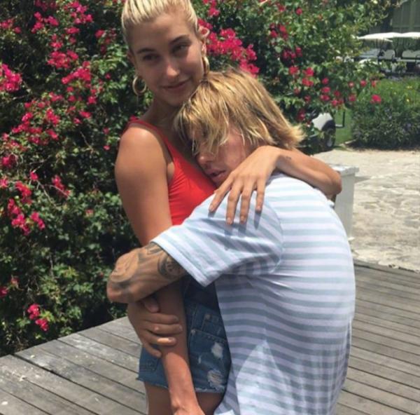 Justin Bieber - Hailey Baldwin: Cô gái bắt tay bạn vào năm 15 tuổi sẽ trở thành vị hôn thê của bạn sau này Justin Bieber - Hailey Baldwin: Cô gái bắt tay bạn vào năm 15 tuổi sẽ trở thành vị hôn thê của bạn sau này