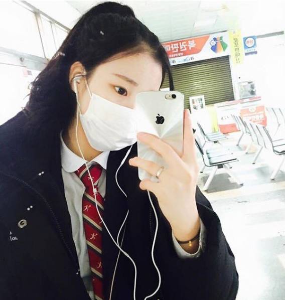 Lịch sử nhan sắc của JooE (Momoland) - nữ idol tự tin thừa nhận 'dao kéo' trên truyền hình Lịch sử nhan sắc của JooE (Momoland) - nữ idol tự tin thừa nhận 'dao kéo' trên truyền hình