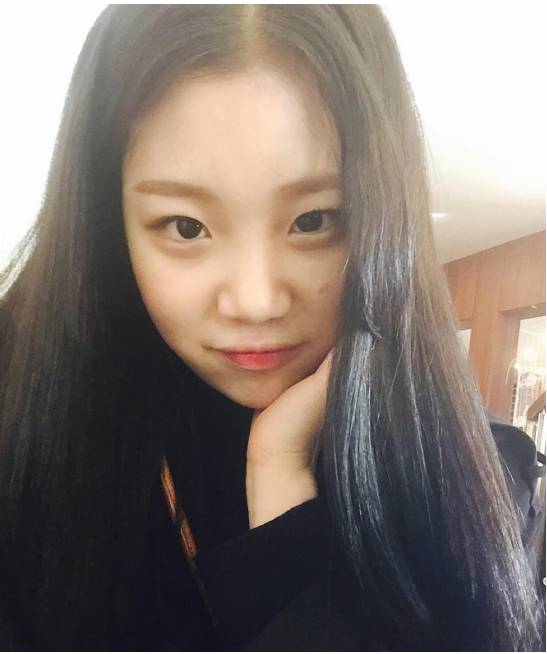 Lịch sử nhan sắc của JooE (Momoland) - nữ idol tự tin thừa nhận 'dao kéo' trên truyền hình Lịch sử nhan sắc của JooE (Momoland) - nữ idol tự tin thừa nhận 'dao kéo' trên truyền hình