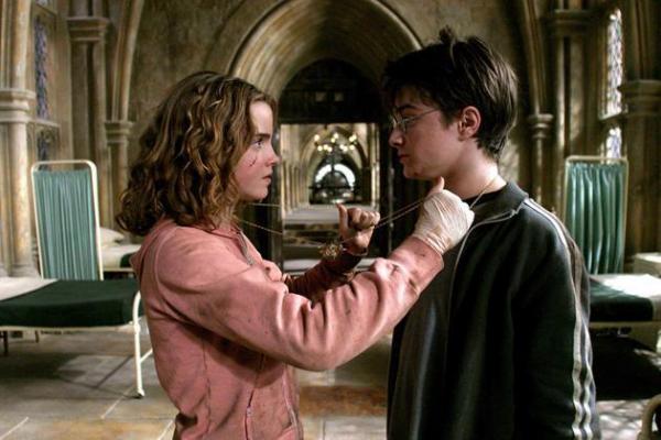 'Bật mí' những câu chuyện bí ẩn về 20 đạo cụ trong thế giới phép thuật của 'Harry Potter' 'Bật mí' những câu chuyện bí ẩn về 20 đạo cụ trong thế giới phép thuật của 'Harry Potter'