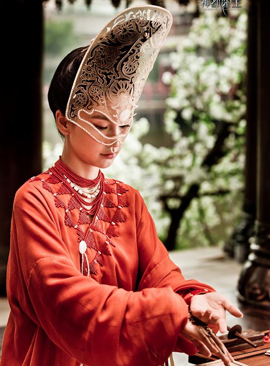 Thời trang tóc 'trời ơi đất hỡi' trong phim Hoa ngữ: Không đùi gà thì cũng là bánh sừng trâu Thời trang tóc 'trời ơi đất hỡi' trong phim Hoa ngữ: Không đùi gà thì cũng là bánh sừng trâu