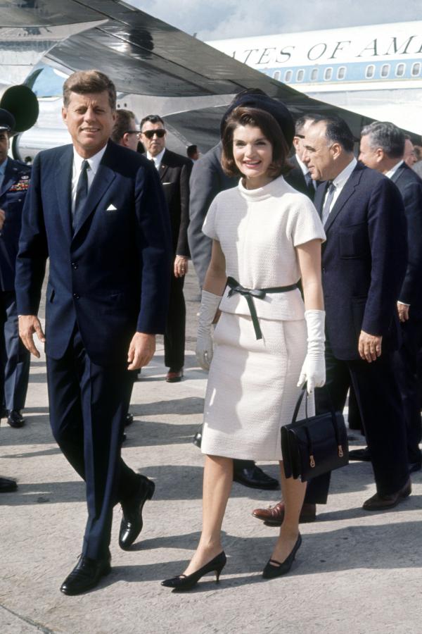 Công bố bản ghi chú của phu nhân cố tổng thống John F. Kennedy cho chuyến đi Dallas định mệnh Công bố bản ghi chú của phu nhân cố tổng thống John F. Kennedy cho chuyến đi Dallas định mệnh