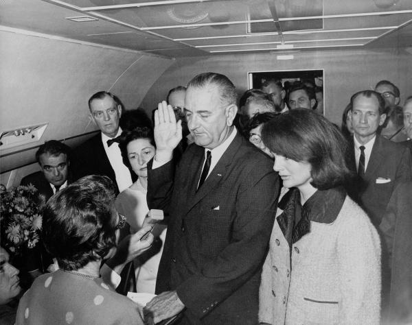 Công bố bản ghi chú của phu nhân cố tổng thống John F. Kennedy cho chuyến đi Dallas định mệnh Công bố bản ghi chú của phu nhân cố tổng thống John F. Kennedy cho chuyến đi Dallas định mệnh
