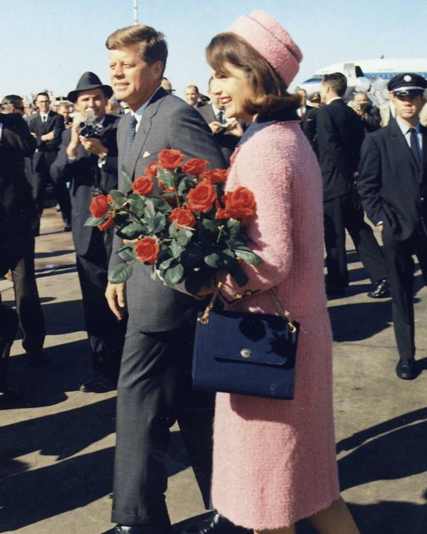 Công bố bản ghi chú của phu nhân cố tổng thống John F. Kennedy cho chuyến đi Dallas định mệnh Công bố bản ghi chú của phu nhân cố tổng thống John F. Kennedy cho chuyến đi Dallas định mệnh