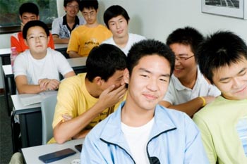 Học sinh Trung Quốc 'ăn hành' với những quy định 'cười ra nước mắt' của trường Học sinh Trung Quốc 'ăn hành' với những quy định 'cười ra nước mắt' của trường